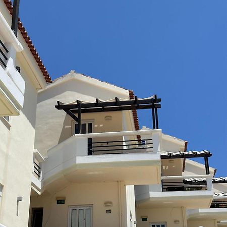 Tersanas Beach Lodges ภายนอก รูปภาพ