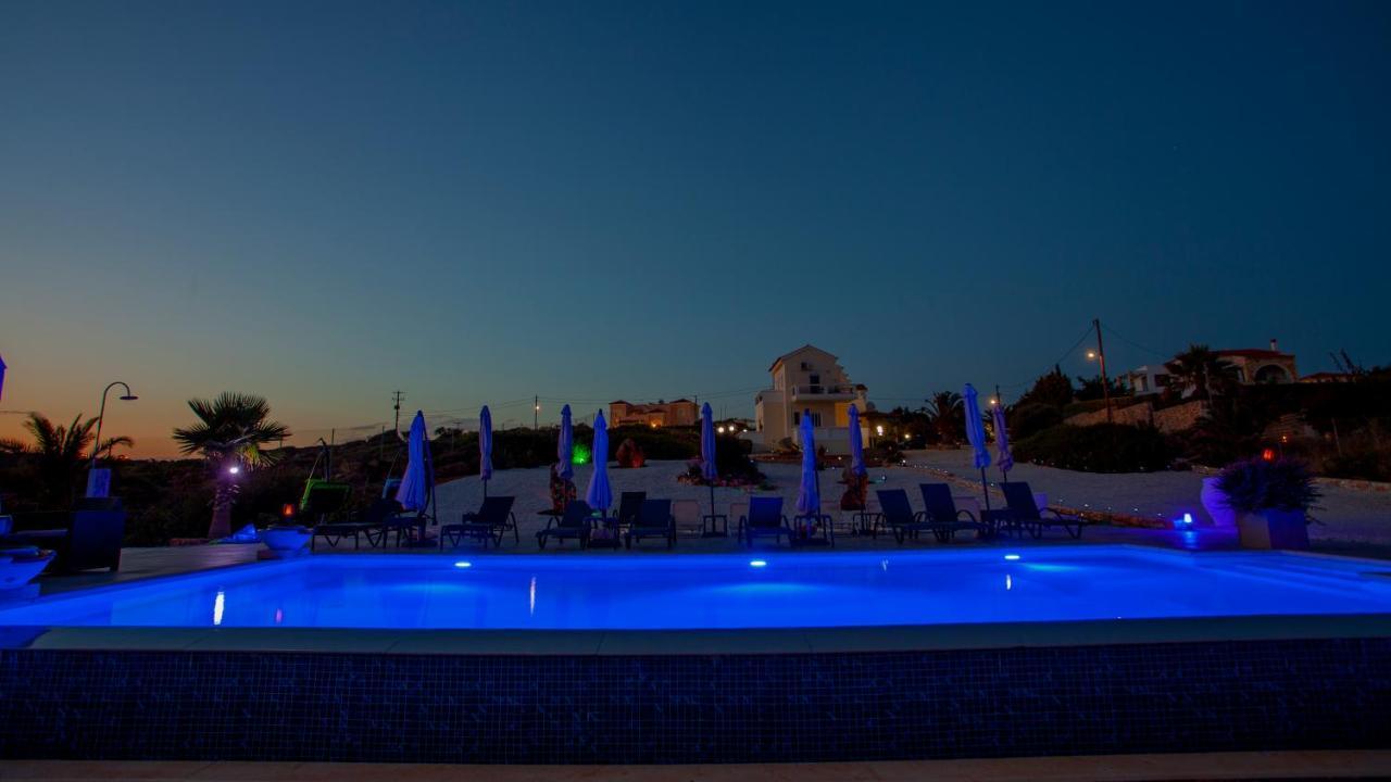Tersanas Beach Lodges ภายนอก รูปภาพ
