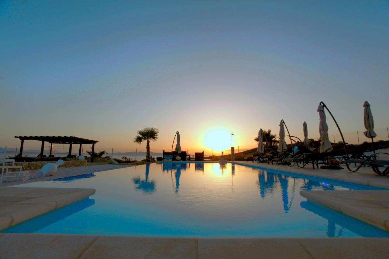 Tersanas Beach Lodges ภายนอก รูปภาพ